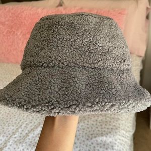 Sherpa bucket hat